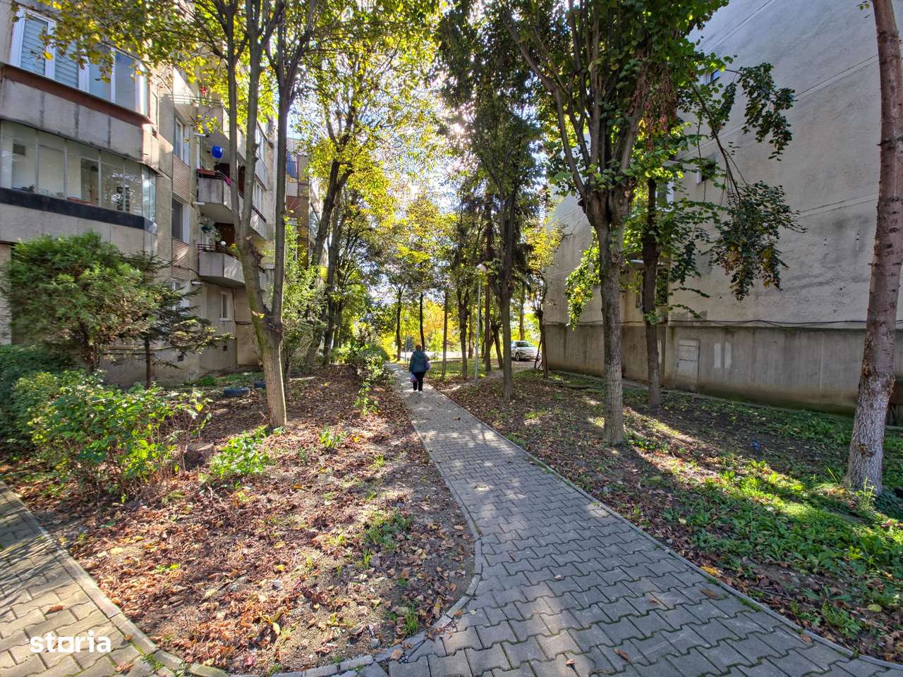 Apartament cu 2 camere cu balcon situat pe str Cutezantei.-12