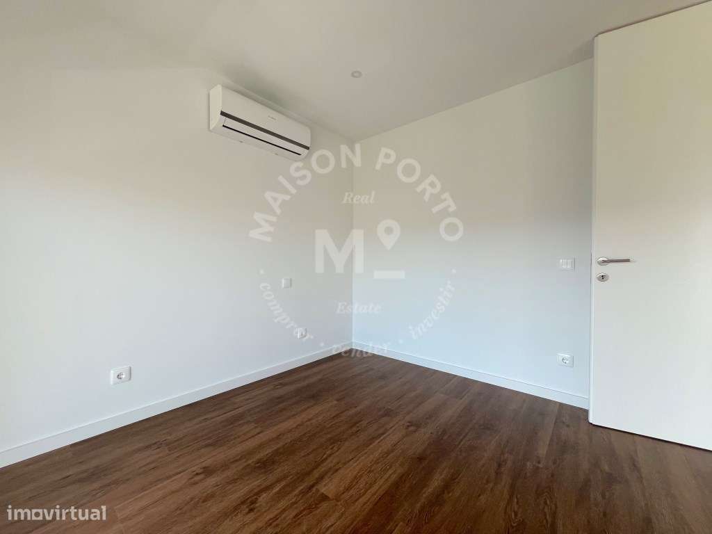 Apartamento T2 com Suite e Lugar de Estacionamento em Águas Santas,...-13