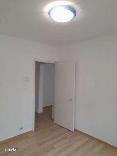 inchiriez apartament vitan-bobocica - Imagine principală: 4/4