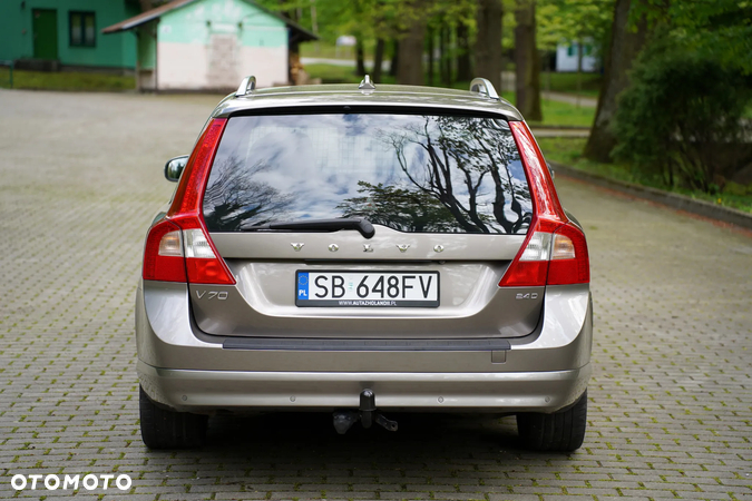 Volvo V70 2.4D Summum - 4