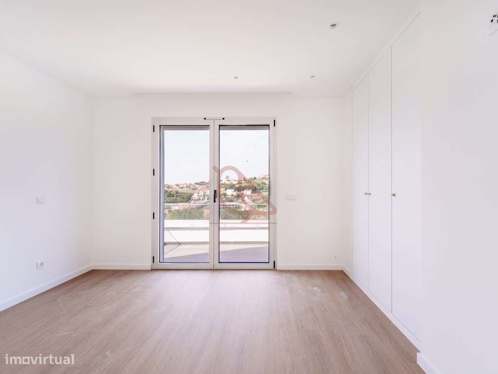Moradia Isolada T4 Contemporânea com Jardim e Acabamentos Premium -...-35