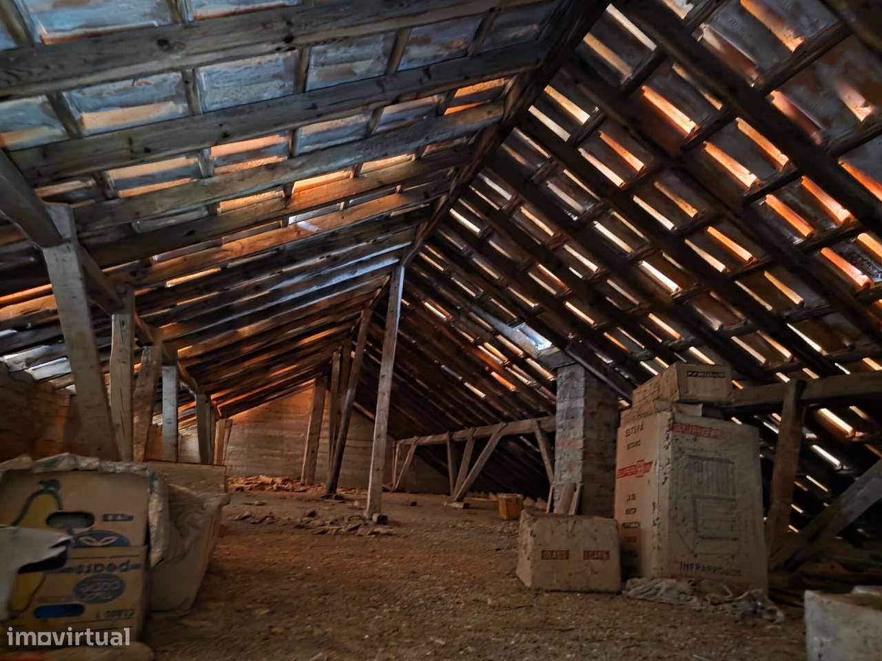 Moradia Bi familiar – Dois T3 Independentes | Porto Salvo-40