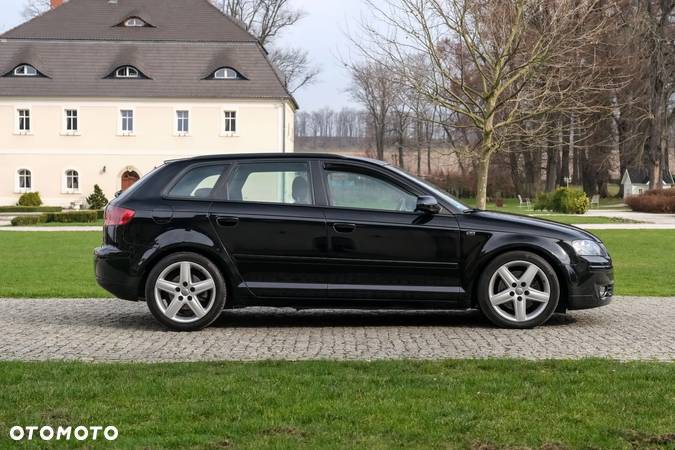 Audi A3 2.0 TDI Sportback DPF S tronic Attraction - 4