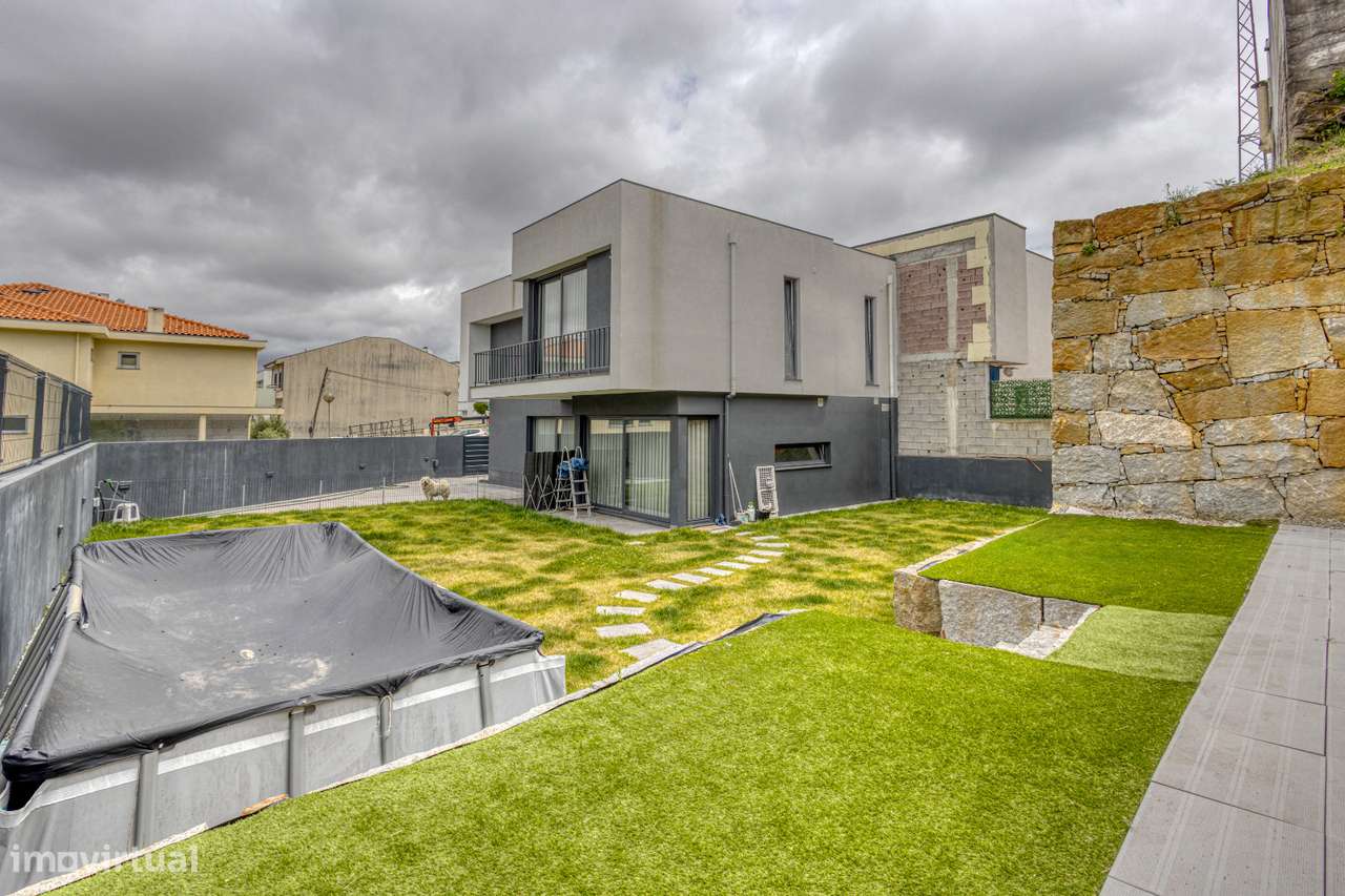 Moradia, 299 m², São Mamede de Infesta e Senhora da Hora - Grande imagem: 3/26