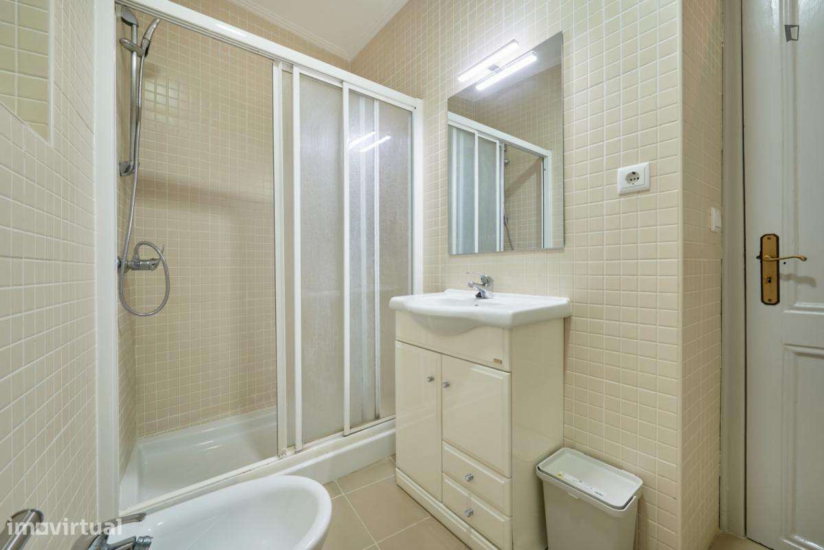 Quarto - localizado em Penha Lisbon - Grande imagem: 5/37