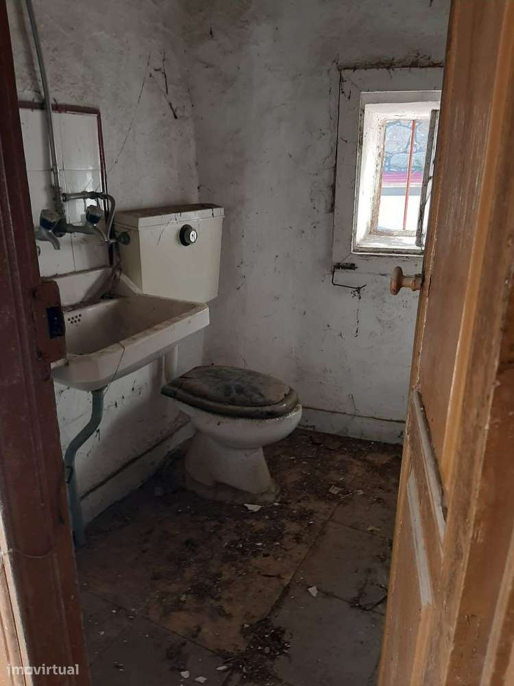 Vende Moradia em pedra Termas São Vicente-17