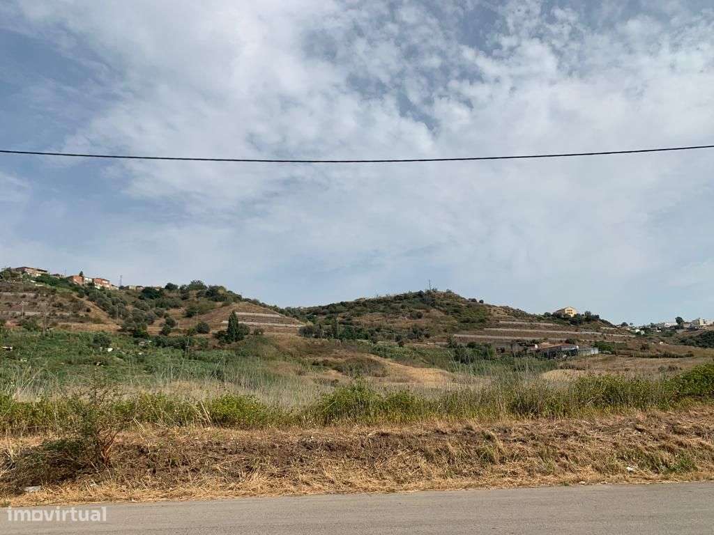 Vende-se Terreno em Frielas-5