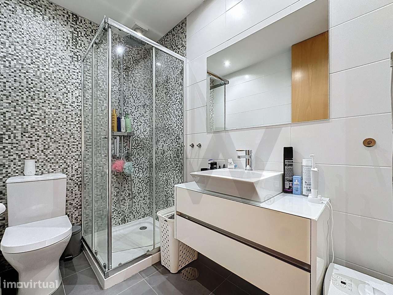 Apartamento T2 c/ Garagem Fechada em Perfeito Estado- Urbanização Pass-21