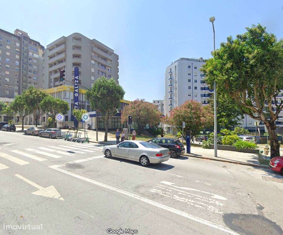 Lugar Garagem na Praça da Galiza - Grande imagem: 5/5