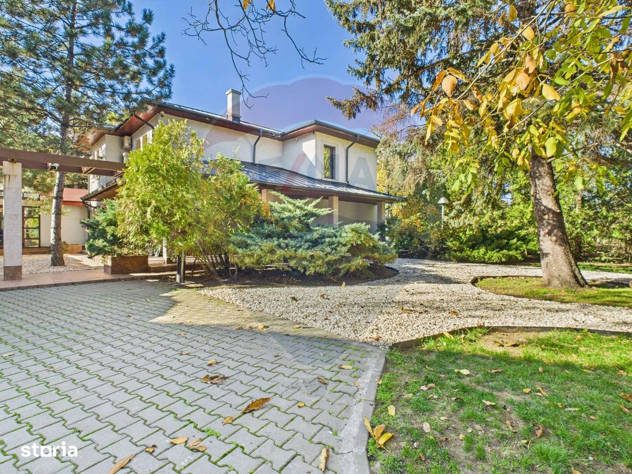 Vilă spectaculoasă în Balotești, curte 5000 mp si piscina interioara - Imagine principală: 4/20