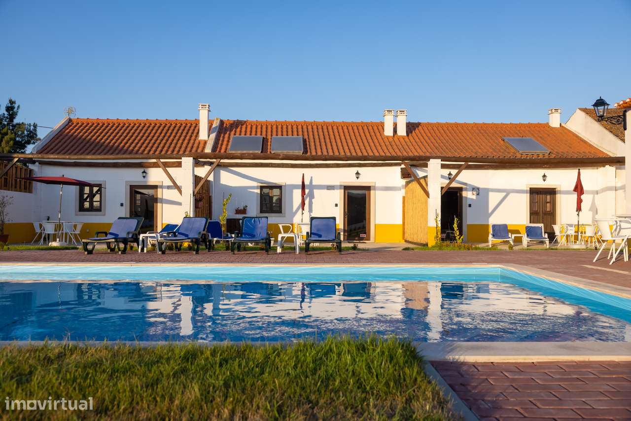 Moradia T-1  Casas do Sopé da Serra, piscina e estacionamento-20