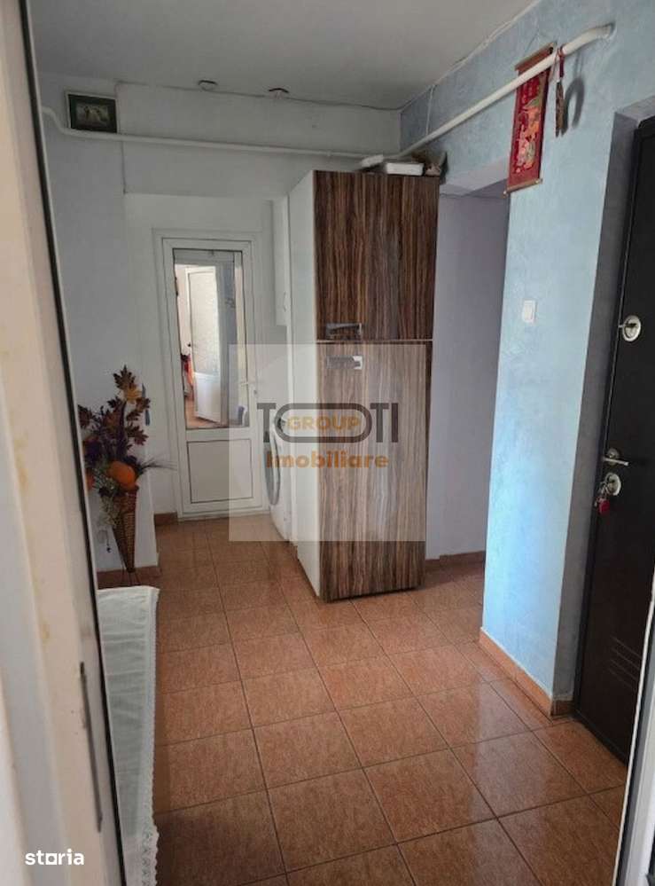 Apartament de vânzare zona TÂRGU CUCU (zonă centrală), cu 3 camere-4