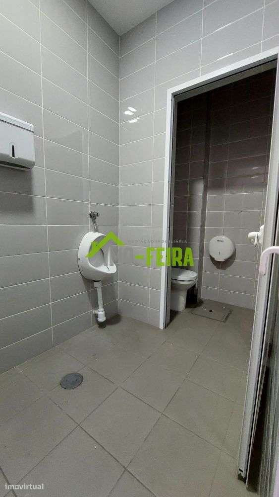 Pavilhão industrial , Fiães-34