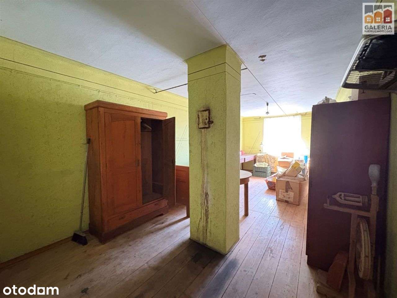 Dom wolnostojący na widokowej działce 1,09ha-8