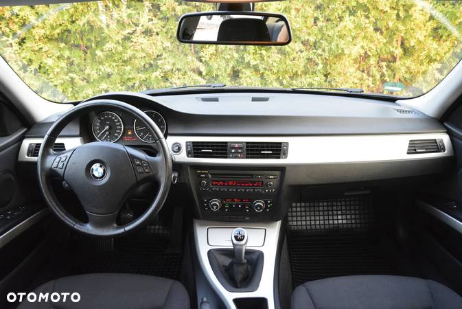 BMW Seria 3 318i Edition Lifestyle - 34