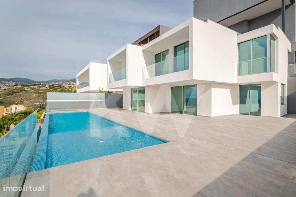 Soberba Moradia Unifamiliar | Tipologia T4 | Vista Mar | Funchal | Mad - Grande imagem: 2/47