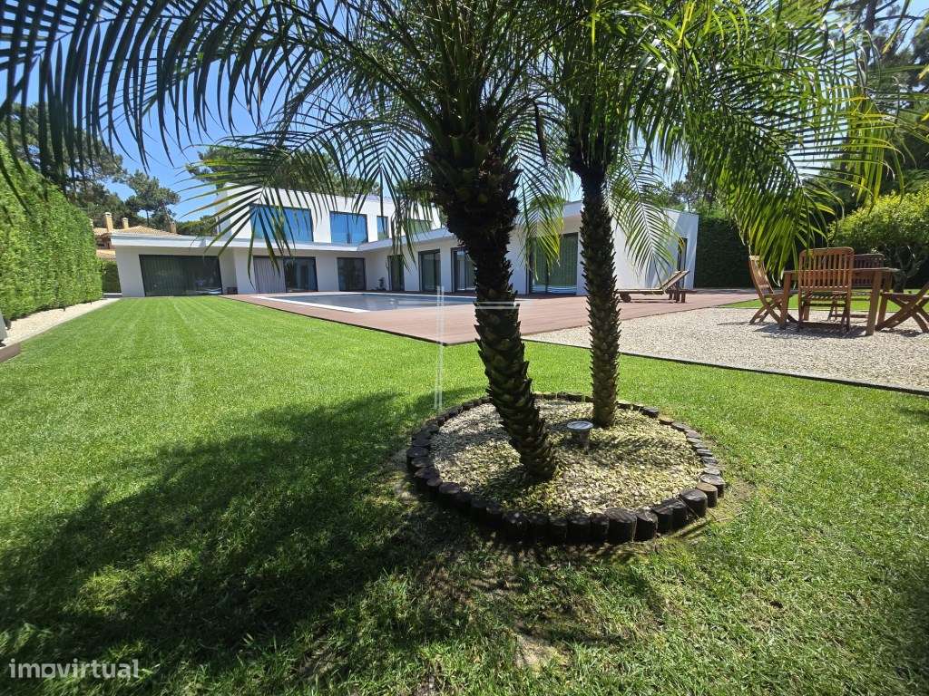 Moradia isolada T4, arquitetura contemporânea com garagem e piscina...-58