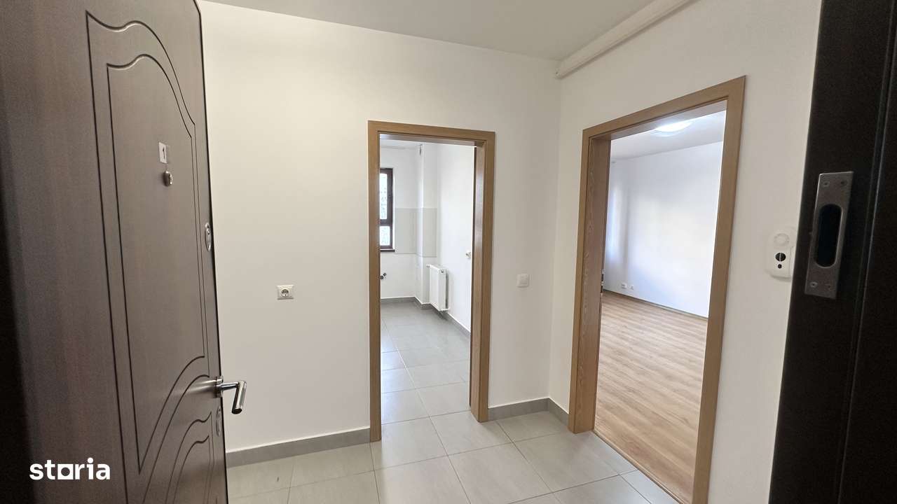 Ocazie !! Apartament 2camere decomandat + parcare zona Mall Coresi-12