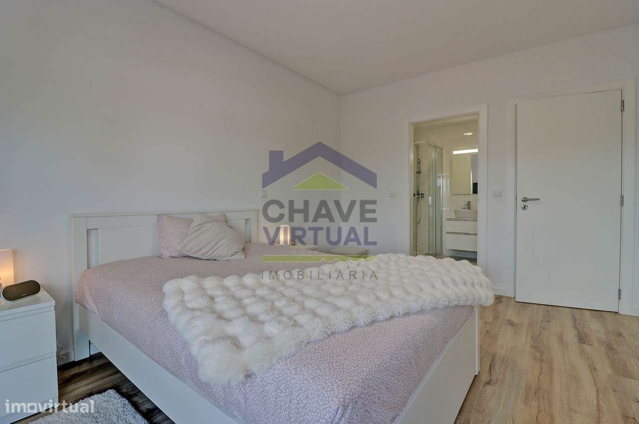 Excelente Apartamento T3 com Garagem - Centro Bombarral-23