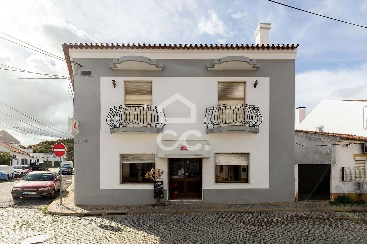 Prédio com Moradia T2 c/ Quintal e Comércio | Srª da Saúde, Évora - Grande imagem: 5/30