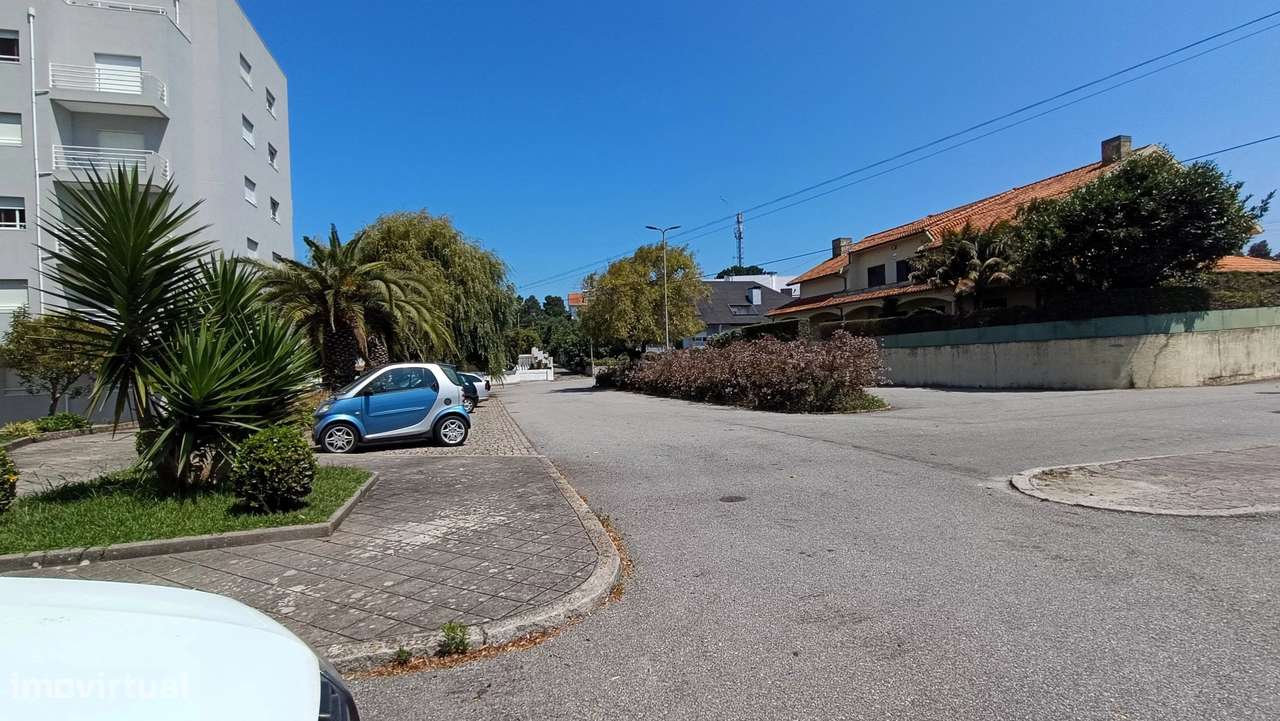 Lote c/387m2, p/Construção Moradia c/344m2-16