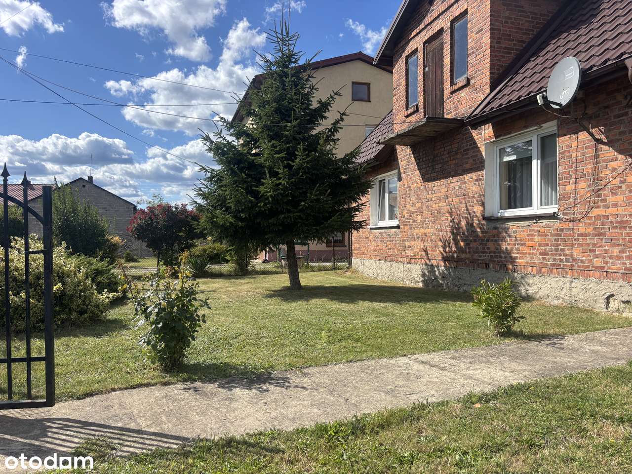 Dom z potencjałem w dobrej lokalizacji-2