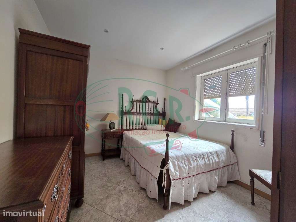 INVESTIMENTO - T5 Entrada Independente | Garagem | Peq. Quintal | C...-20