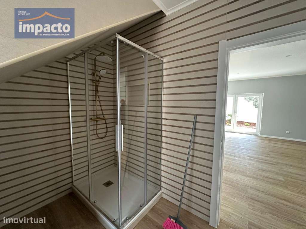 Moradia totalmente renovada, Ericeira-11