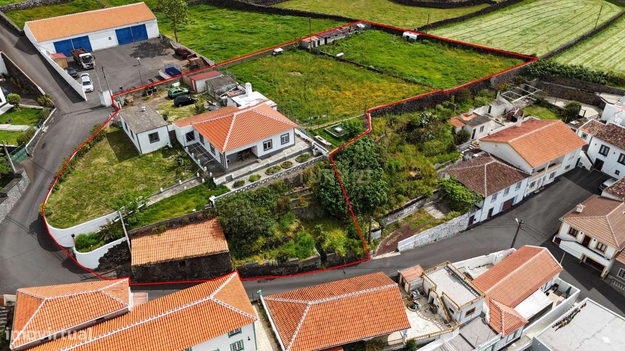 Moradia T6 na vila de São Mateus, ilha Terceira. - Grande imagem: 4/18