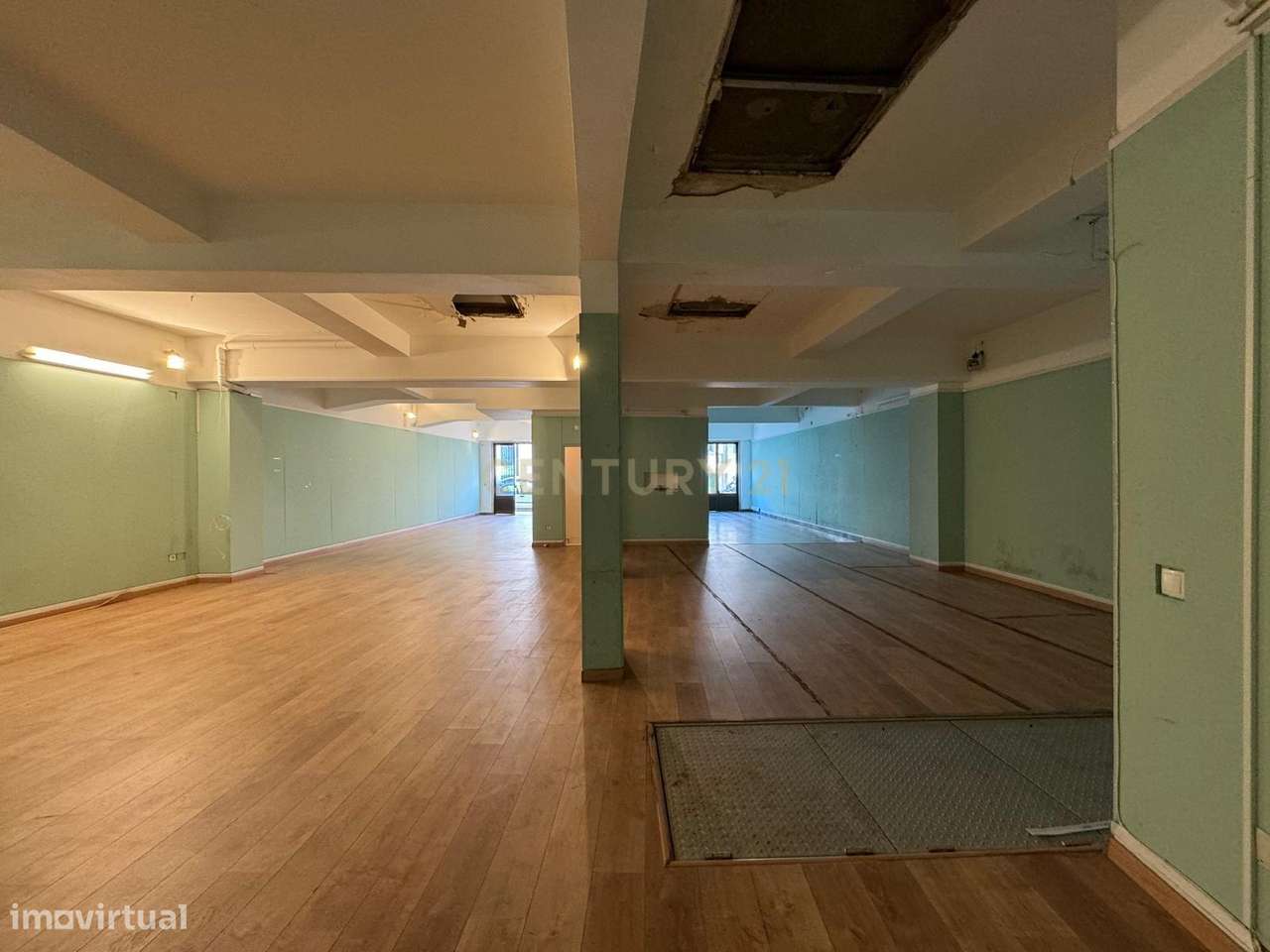 Arrenda-se Espaço Comercial de 370m² junto ao Campo Mártires da Pátria - Grande imagem: 5/16