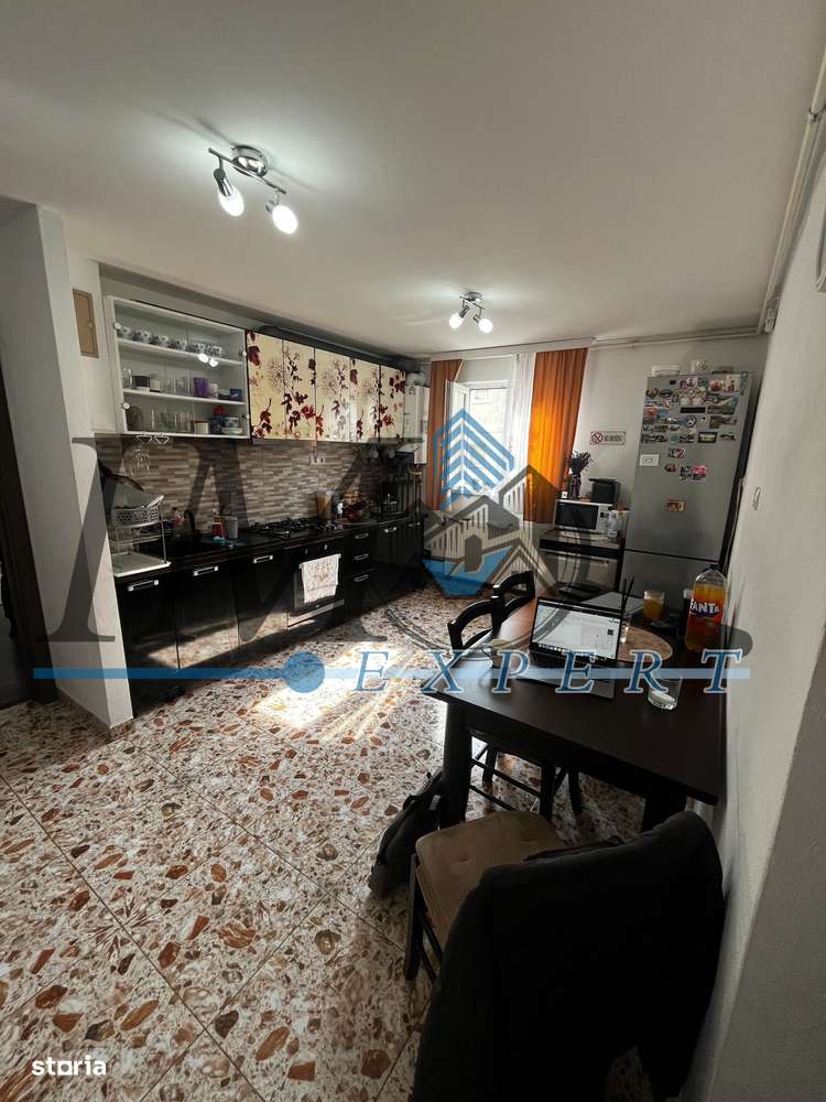 Apartament renovat cu 2 camere de vânzare in Sebeș - Imagine principală: 3/5