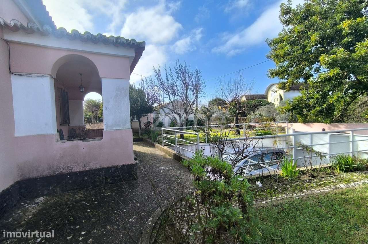 Moradia T4 unifamiliar Carnide-44