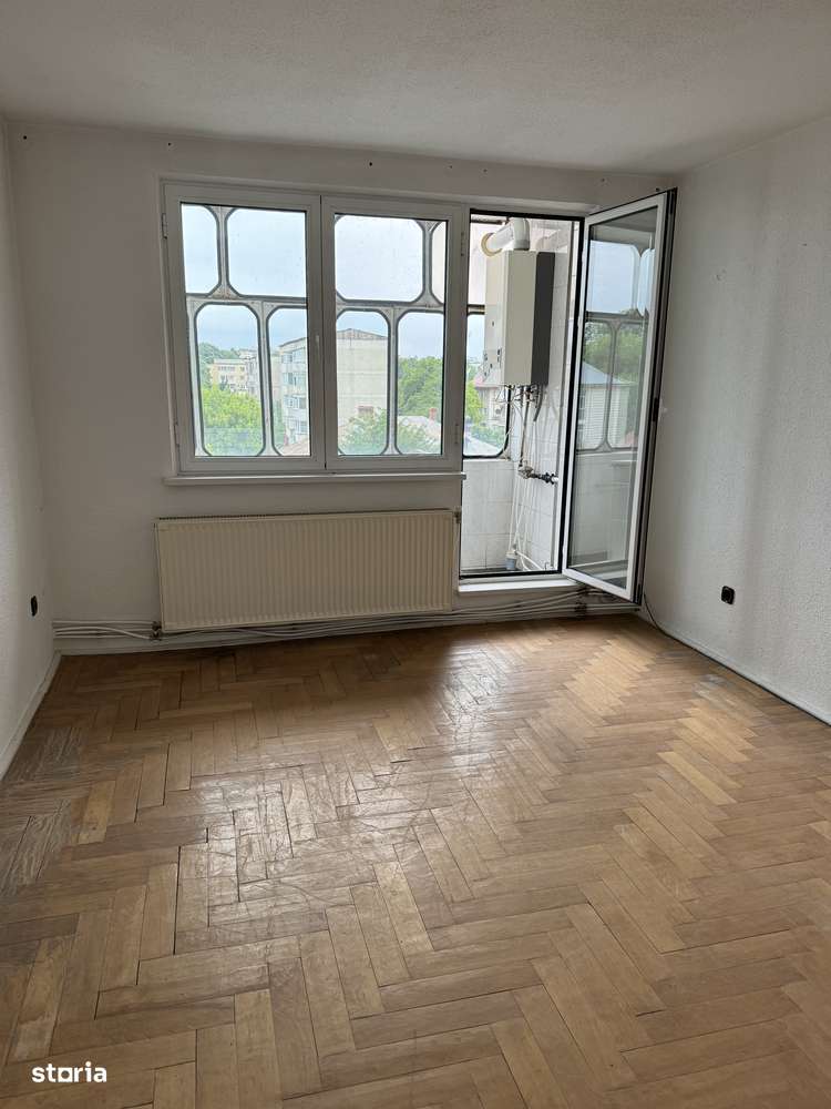 Vand apartament cu 4 camere decomandat-7