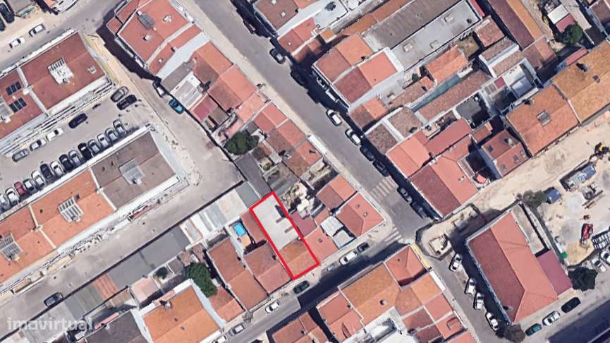 Moradia Térrea com Potencial de Construção de prédio no Centro do Mont - Grande imagem: 5/22