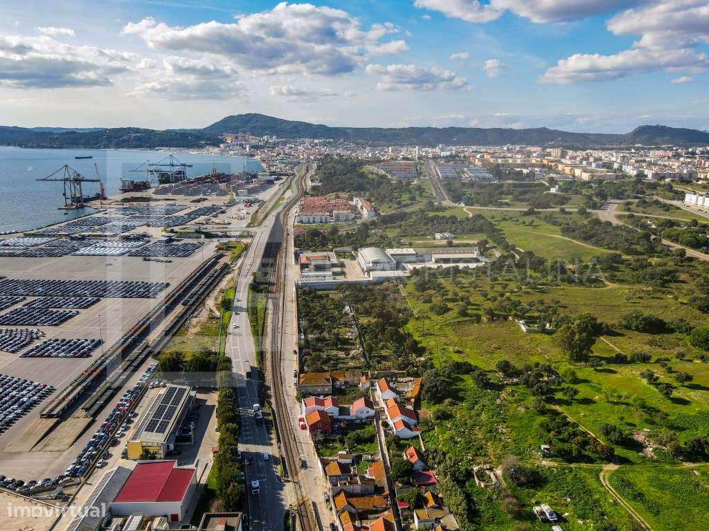 Casa com anexos e garagem - Potencial de investimento-10