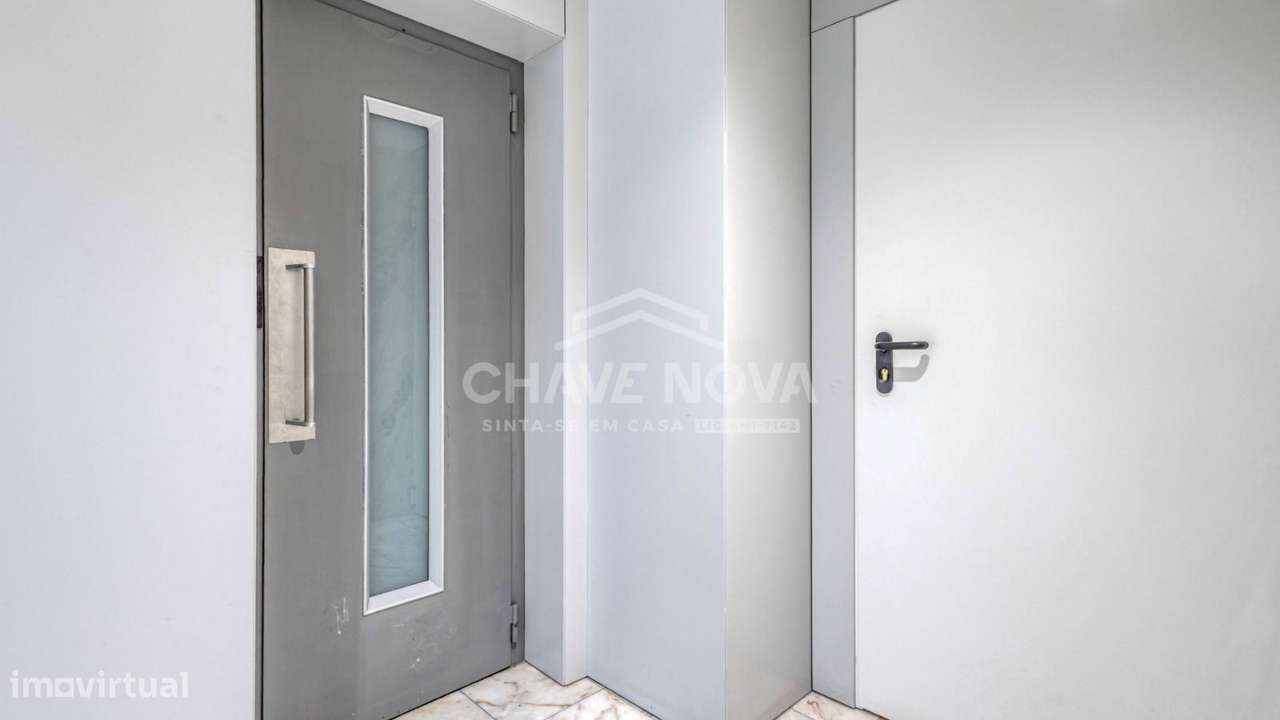 T2 Moderno - Varanda e 2 Lugares de Garagem - Constituição ESP/00169PG - Grande imagem: 3/26