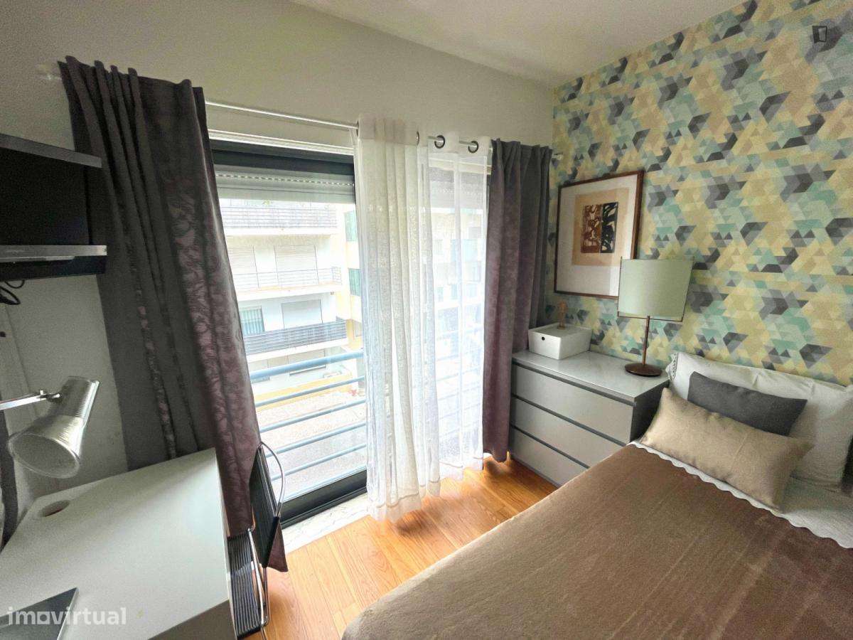 Quarto - localizado em Carcavelos Lisbon - Grande imagem: 4/9