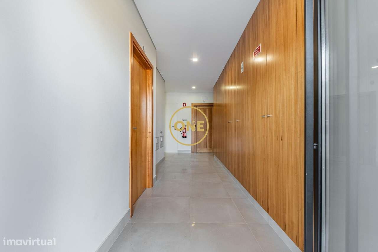 Apartamento T2 à Venda – 1ª Linha de Praia com Vistas Mar Incríveis! - Grande imagem: 4/22