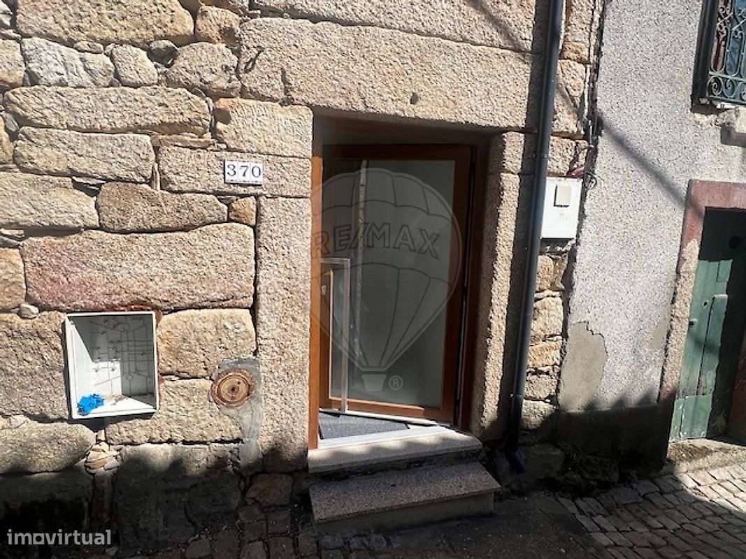 Moradia T1 para venda - Grande imagem: 2/18