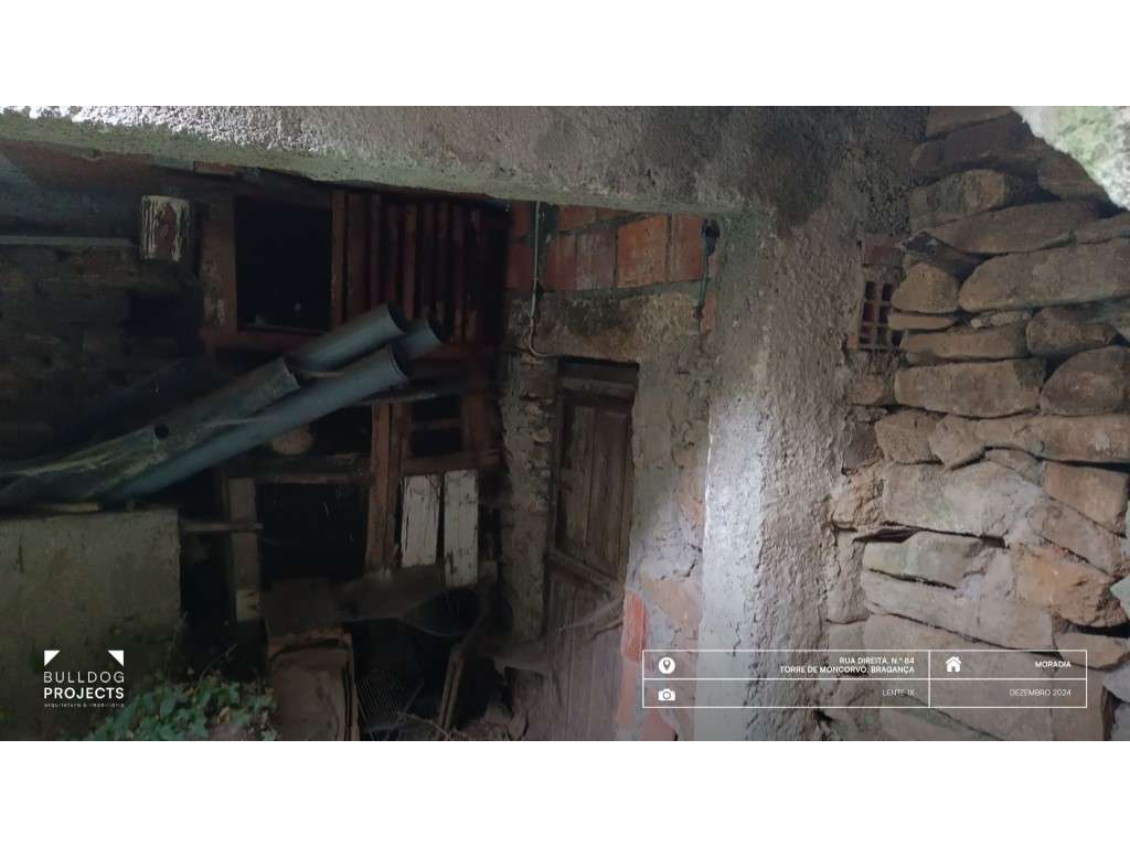 Moradia com 9 assoalhadas na Rua Direita, Carviçais-29