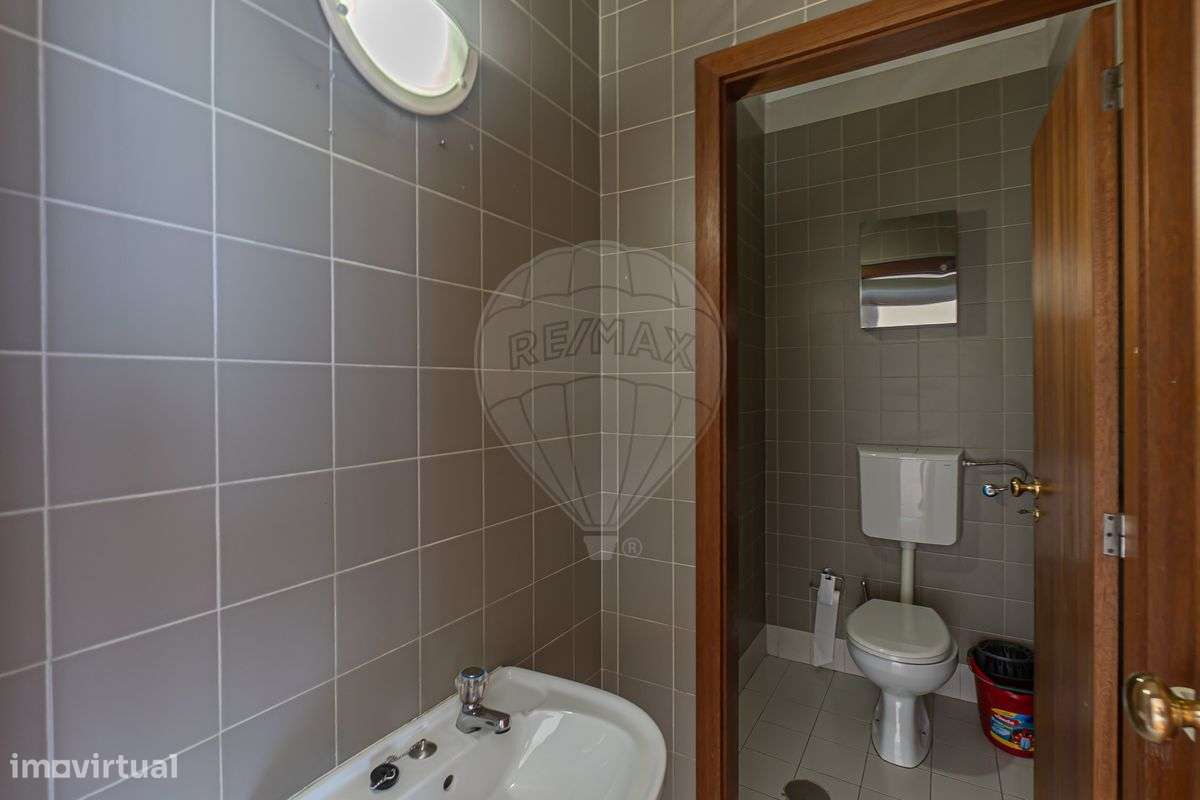 Escritório  para arrendamento - Grande imagem: 1/9