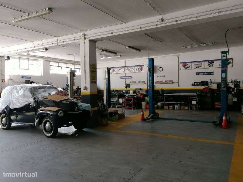 Armazém / Oficina Automóvel com 648 m² no centro do Porto - Grande imagem: 4/4