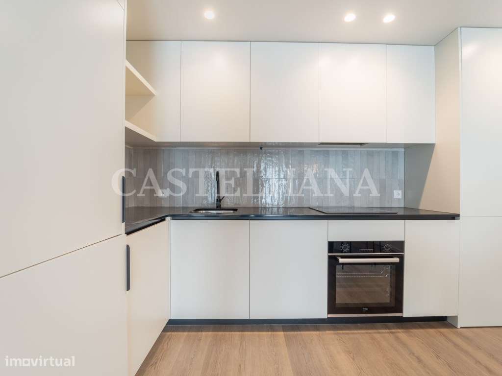 Apartamento T1 com garagem inserido em novo empreendimento da cidad... - Grande imagem: 3/68