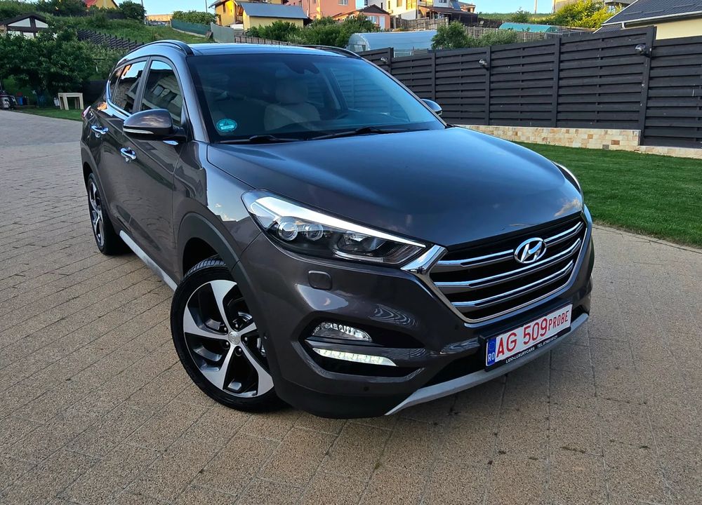 Hyundai Tucson III [2015 - 2020] 2.0 CRDI 4WD 6AT Luxury Pack+ 2017
