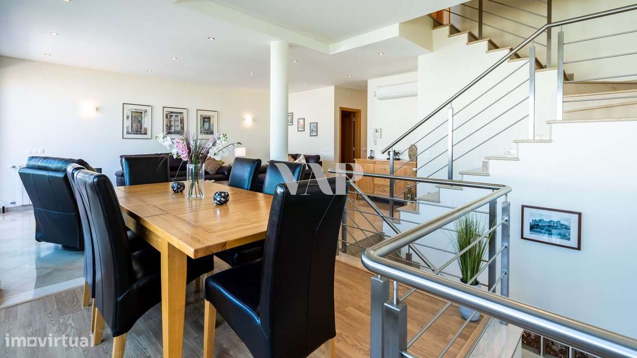 Moradia V3+2 em Condomínio Fechado com Vista Mar em Vilamoura-6