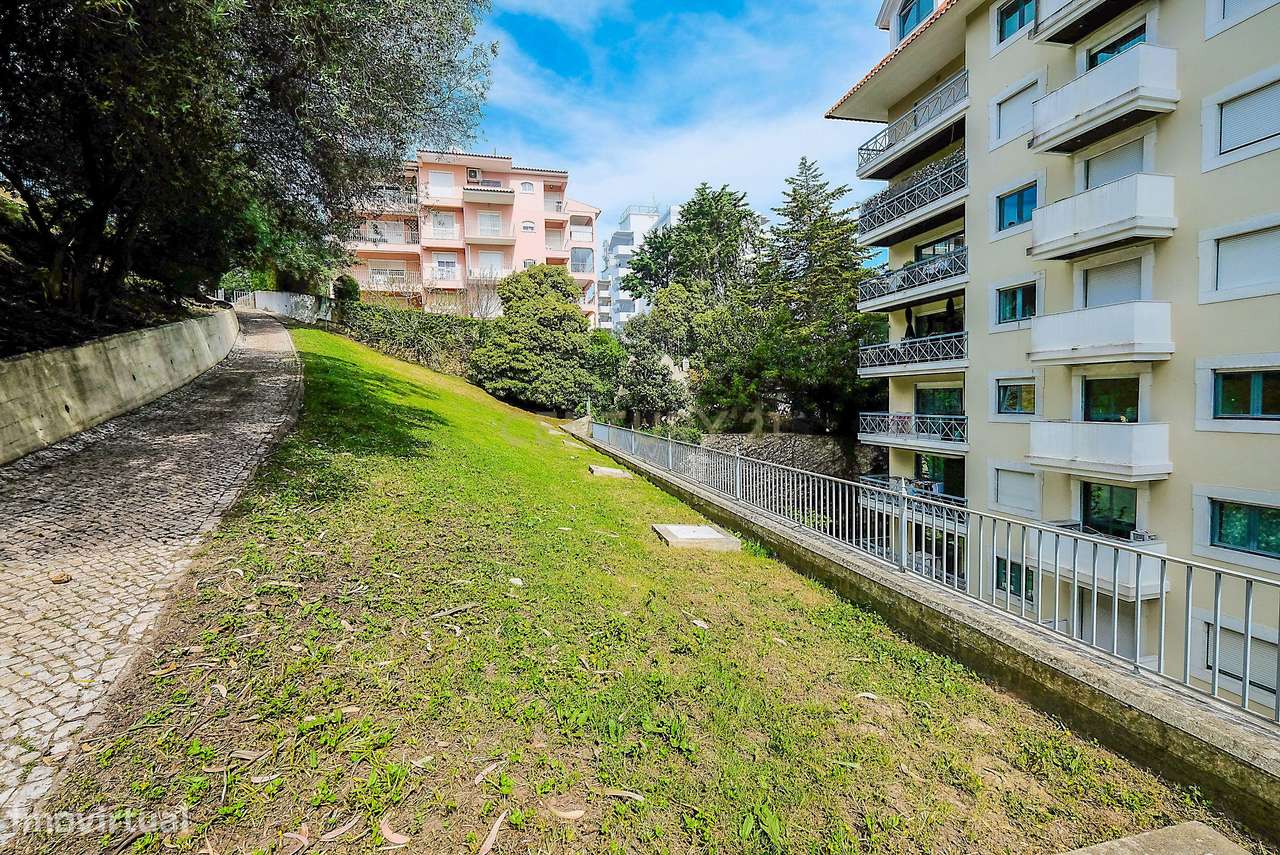 Apartamento T3 em Condomínio Privado no Estoril-26