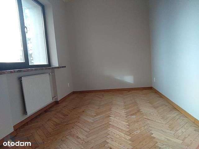 Lokal idealny dla rodziny lub na siedzibę firmy!-13