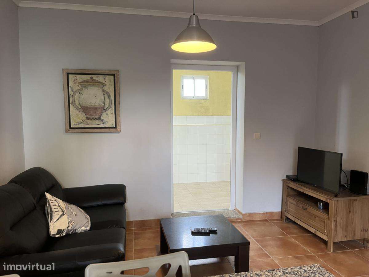 Quarto - localizado em Massarelos Porto - Grande imagem: 2/2