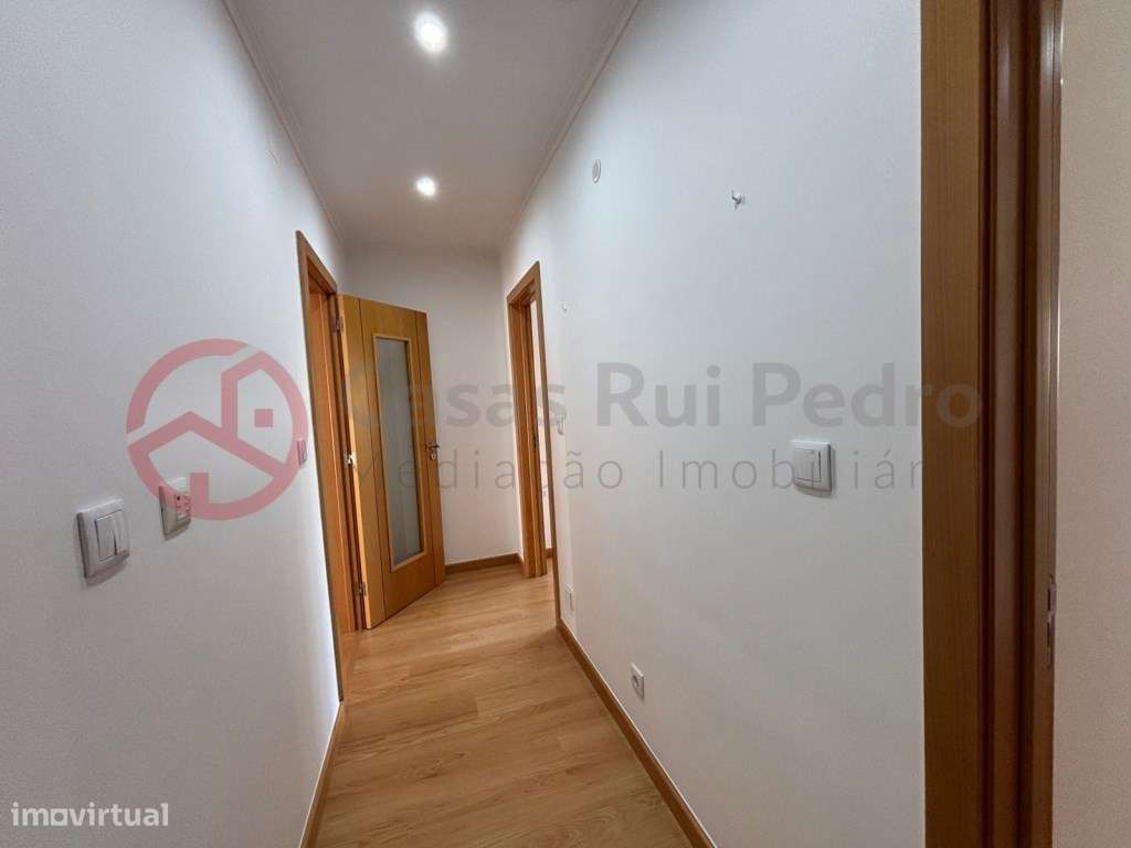 Excelente Apartamento T3, prédio com elevador, parqueamento e arrec...-11