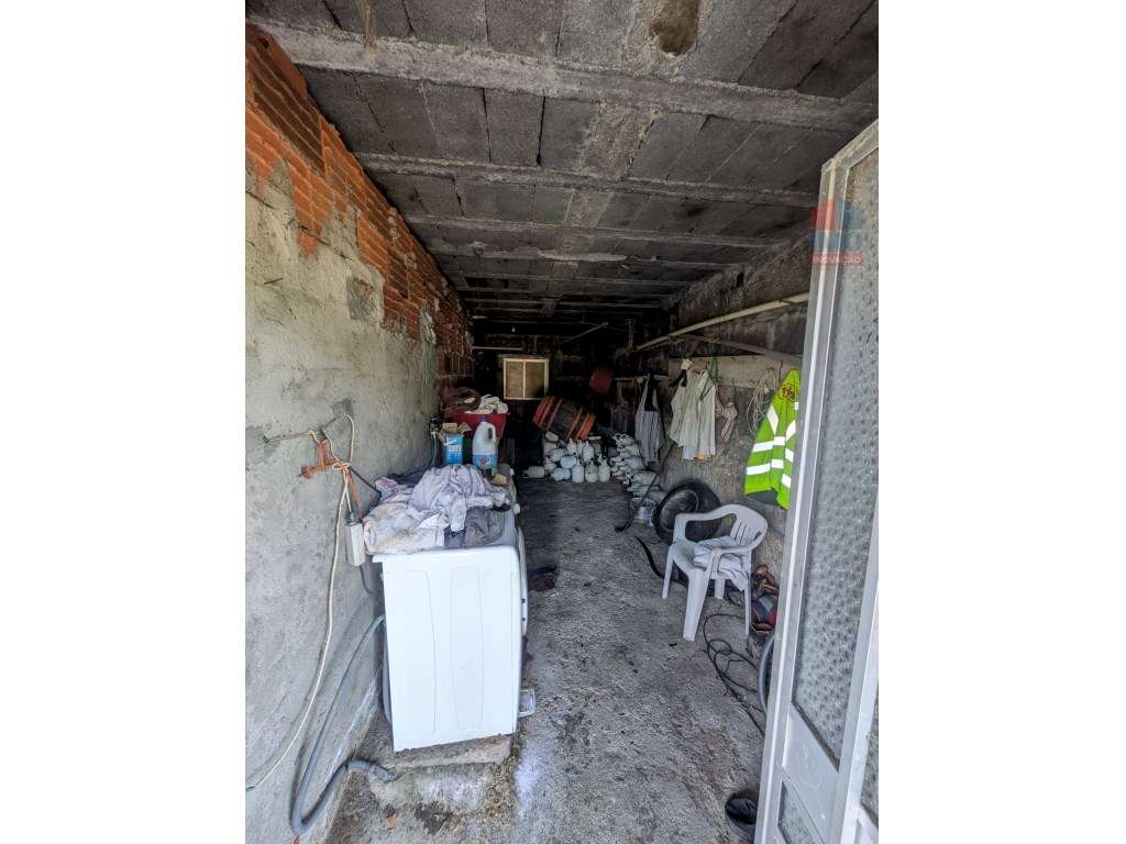 QUINTA COM MORADIA T3 PISCINA TERRENO E ANEXOS-8